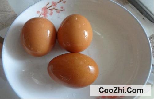 煮鸡蛋防止蛋壳破裂最佳方法