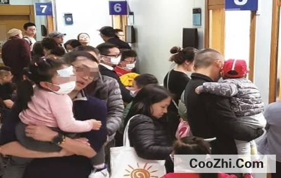 两个月宝宝吃奶前一直大声哭闹的原因