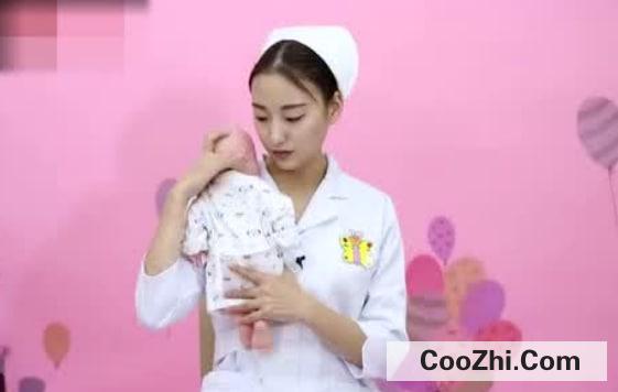 婴儿吃奶时吸入空气怎么办