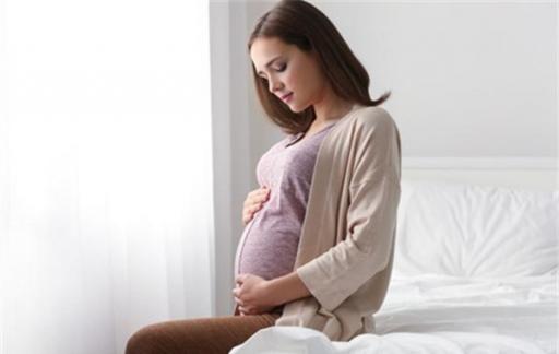 怀孕出现肾积水是什么原因引起的
