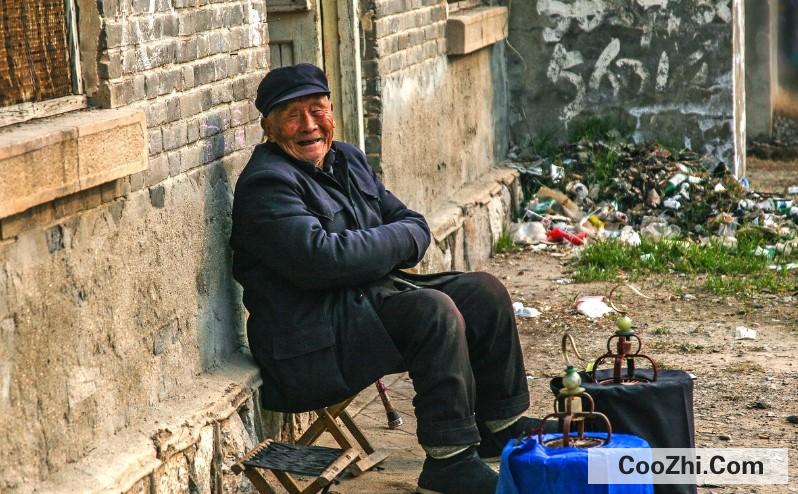 老人为啥不愿意住城里