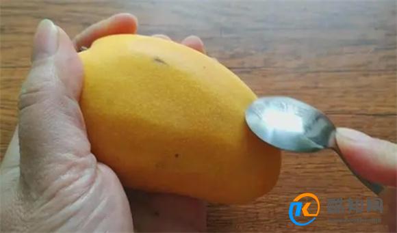 芒果去皮小技巧