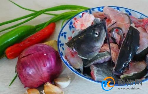 红烧鱼广东人都爱这样做，简单几步就做好，汤汁拌饭都能吃3碗饭