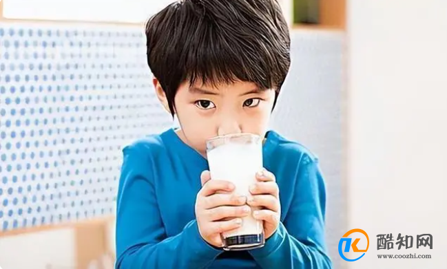 身高的“抑制剂”被发现，牛奶也在其中？儿科医生：要少给孩子吃