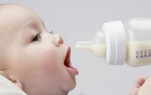 宝妈们要注意，别再这样给宝宝冲泡奶粉了，不然就算再贵都没营养