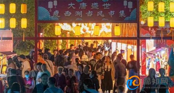 江苏扬州瘦西湖唐风市集开市 民众穿越千年感受“盛唐繁华” 