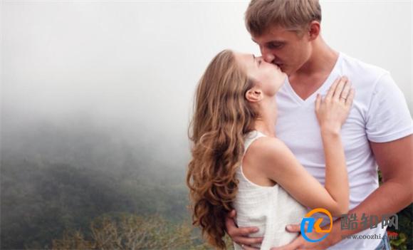 男女接吻时，为什么不觉得对方的口水恶心？科学解释告诉你答案