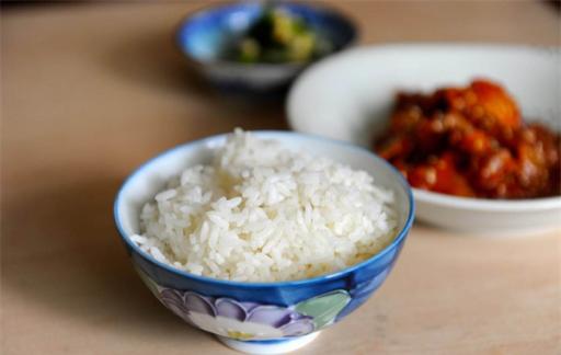 为什么饭店的饭特别香 松软可口晶莹剔透 只因为加了这两样宝贝