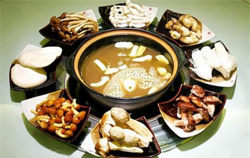 云南顶级美食佳肴 这8道野生菌名菜新鲜美味口感丰富