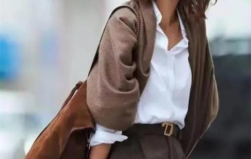 女人不管奔几，都要少穿这4种“显老色”，多穿另外4种“高级色”