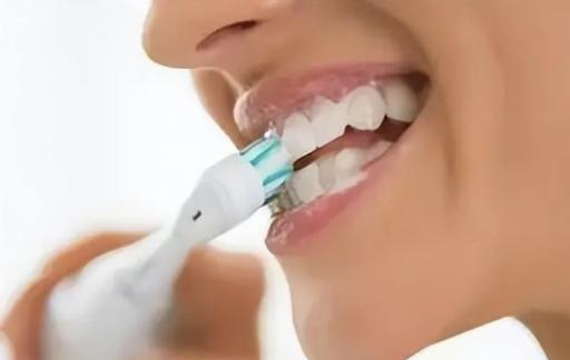 刷牙应该从左边刷，还是右边刷？刷牙时，牙龈出血又是怎么回事？