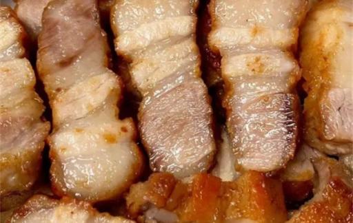 港式脆皮烧肉家常做法，皮脆肉嫩，香而不腻，比买的还好吃！