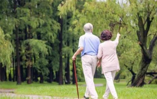 家中存款较多的老人 记得提前做好3件事 晚年才能更舒心