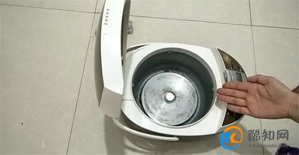电饭煲煮饭变慢了怎么办？教你用这招，煮饭时间缩短一半