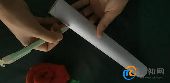 切记，保鲜膜纸筒别再扔，一割一剪解决男女大问题，学会赶紧试试