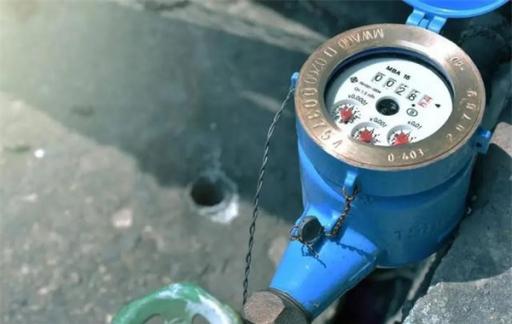 家里水表转得快 老师傅教你这5招 每月省下一半的水费 快收藏