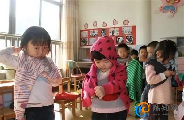 孩子准备上幼儿园，家长要提前做好5件事，助孩子开心入园适应快