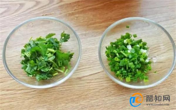 保存香菜，不要直接放冰箱！教你正确方法，放1年不坏