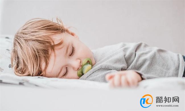 宝宝白天总睡觉什么原因 孩子白天老是犯困的原因