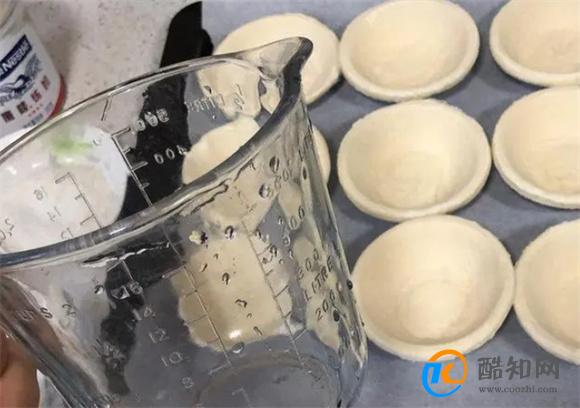 教你简单做出外酥里嫩,奶香浓郁的葡式蛋挞,步骤超详细