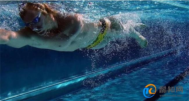 潜泳运动要注意什么 自由泳和潜泳哪个快
