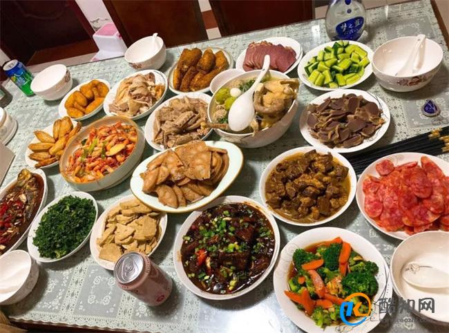 年夜饭几点吃 中国人是怎样吃年夜饭的