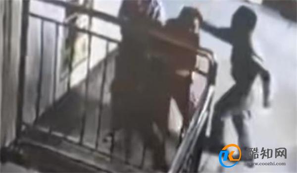 青海通报栏杆断裂小学生跌落住进ICU 事故发生原因