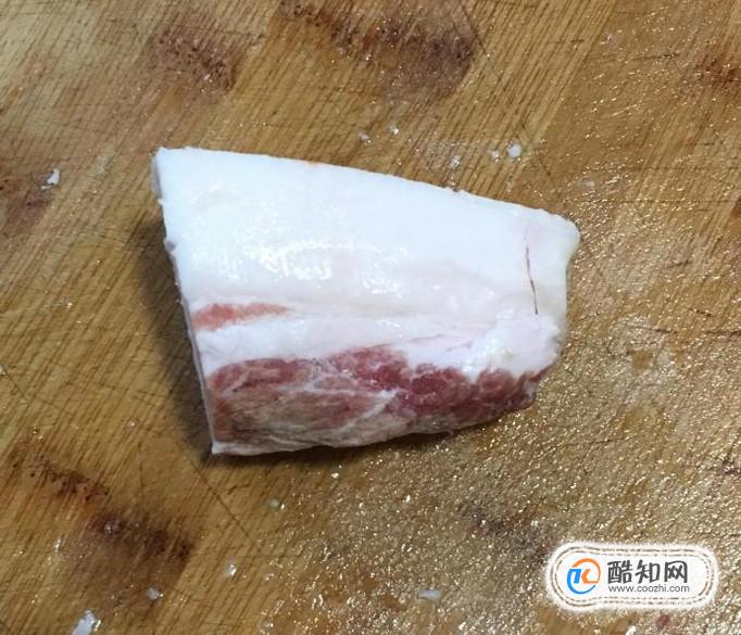 肥一点的猪肉冲洗干净切成厚薄均匀的肥肉片