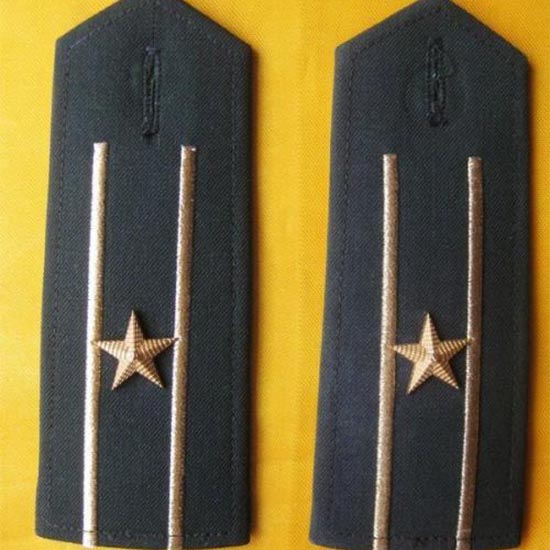 军人肩章两颗星图片