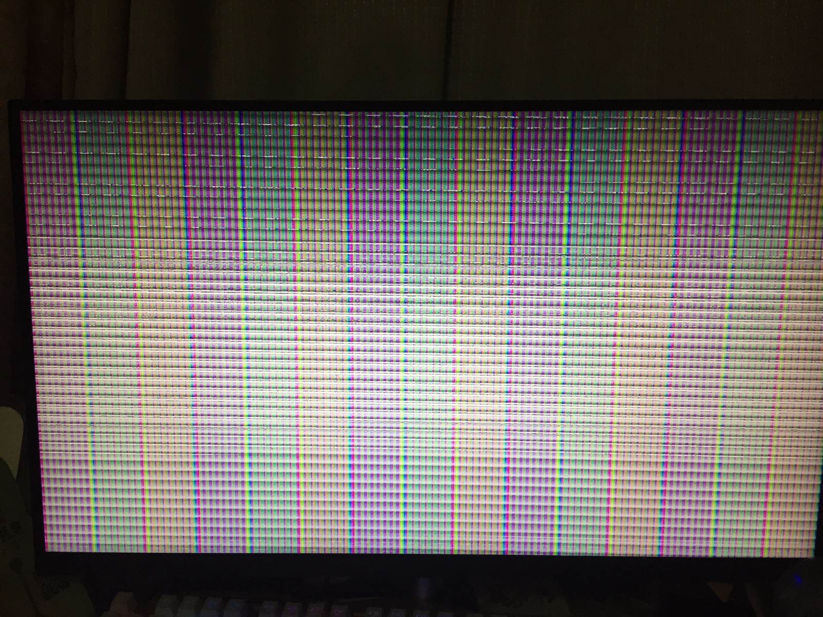 笔记本电脑花屏条纹图片
