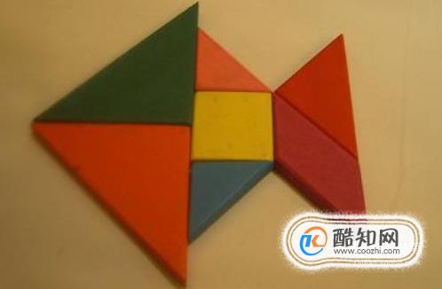 怎么用七巧板拼成正方形